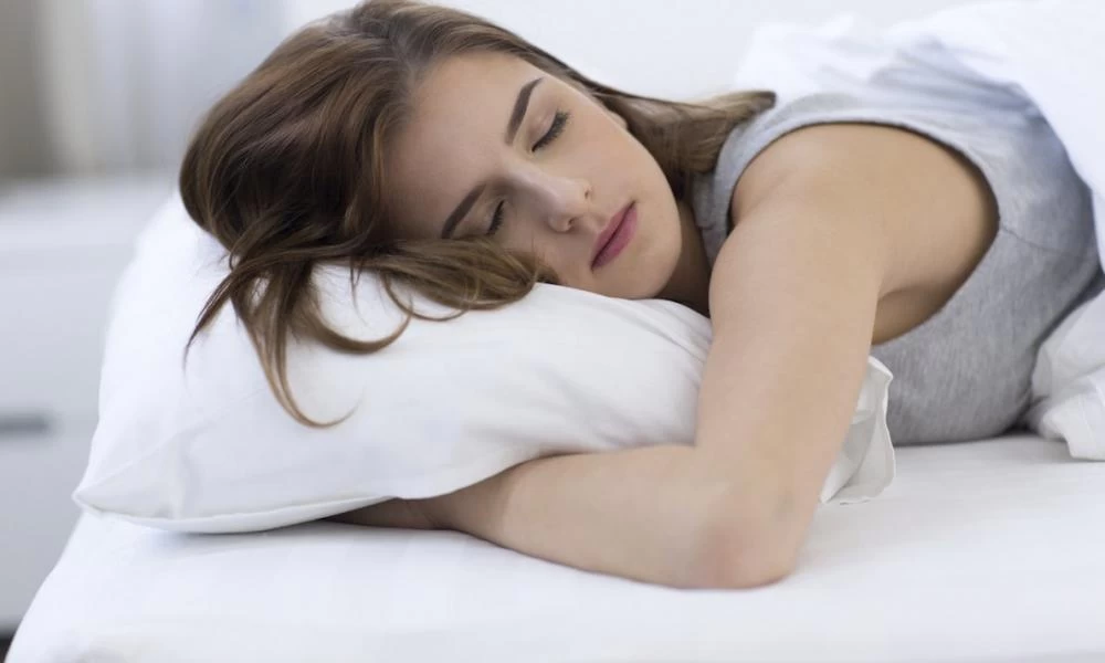 Διπλασιάζεται αυτός ο κίνδυνος για όσους κοιμούνται λίγες ώρες